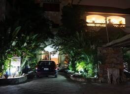 アクラ ロイヤル キャッスル アパートメンツ & スイーツ 写真