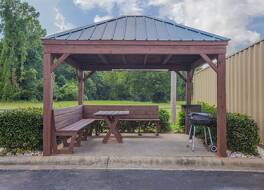 デイズ イン & スイーツ バイ ウィンダム パイン ブラフ 写真