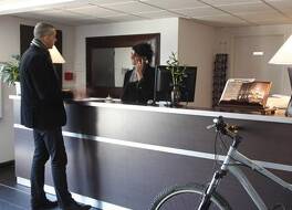 アドニス カルカソンヌ 写真