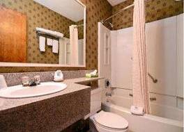 クラリオンポイントブルーミントン-ノーマル、I-55と大学近く 写真