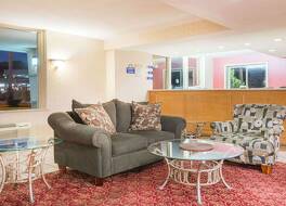 デイズ イン バイ ウィンダム ペーンツビル 写真