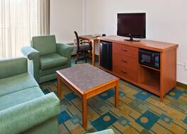 ラ キンタ イン & スイーツ バイ ウィンダム ナッシュビル エアポート / オープリーランド 写真