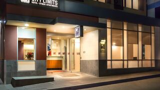 シティ リミッツ アパートメンツ