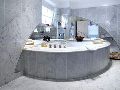 ホテル シュヴァイツァーホフ グルメ & スパ 写真