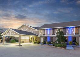 スーパー 8 バイ ウィンダム ベントンビル 写真