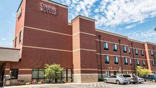 コンフォート スイーツ カントン デトロイト