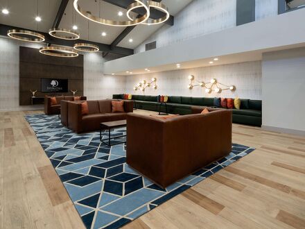 ダブルツリー バイ ヒルトン ベイカーズフィールド 写真