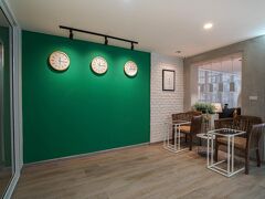 ハップ アット サトーン ホテル 写真