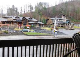 デイズ イン & スイーツ バイ ウィンダム ダウンタウン ガットリンバーグ パークウェイ 写真