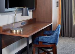 Cumberland House Knoxville Tapestry Collection by Hilton 写真