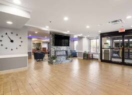 クオリティ イン & スイーツ CVG エアポート 写真