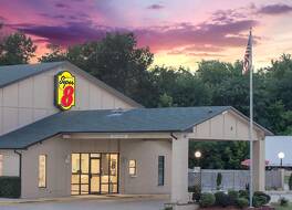 スーパー 8 バイ ウィンダム クラークスビル アーカンソー