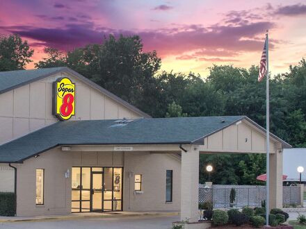 スーパー 8 バイ ウィンダム クラークスビル アーカンソー 写真