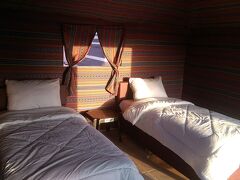 ビヨンド ワディ ラム キャンプ 写真