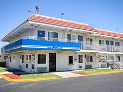 Motel 6-Fresno, CA - Blackstone South 写真