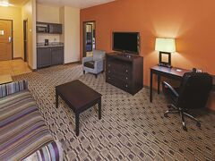 ラ キンタ イン & スイーツ バイ ウィンダム サーシー 写真