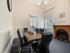 Waratah On York 写真