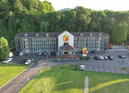 スーパー 8 バイ ウィンダム ピジョン フォージ ドリーウッド レーン 写真