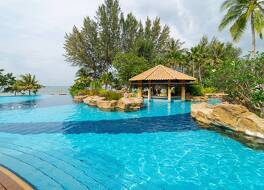 ニルワナ リゾート ホテル 写真