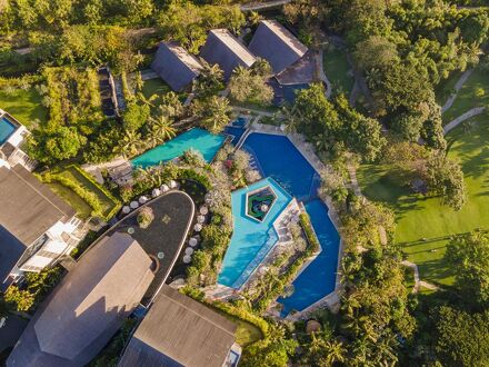 リンバ バイ アヤナ バリ 写真