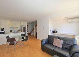 アレクサンドラス オン タカルバン アコモデーション