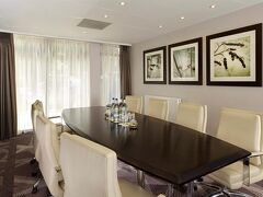 ダブルツリー バイ ヒルトン ロンドン イーリング 写真