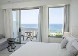 Maritimo Beach Hotel 写真