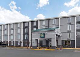 クオリティ イン & スイーツ ユニバーシティ 写真