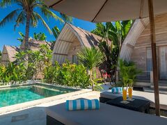 ギリ エア エスケープ - アダルツ オンリー 写真