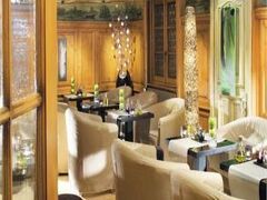 リレ ドゥ ラ ポステ 写真