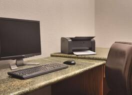 カントリー イン&スイーツ バイ ラディソン メリルビル IN 写真