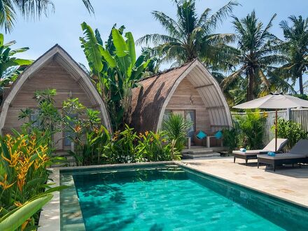 ギリ エア エスケープ - アダルツ オンリー 写真