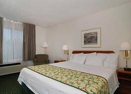 スタジオズ & スイーツ  4 レス シャーロット 写真