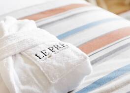 オテル レ プレ 写真