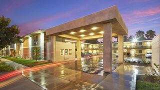 エデン ロック イン & スイーツ