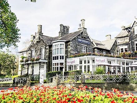 Waterhead Hotel 写真