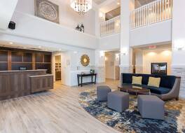 ホームウッド スイーツ バイ ヒルトン ブルーミントン 写真