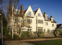 Holm House - Stylish Coastal Suites - Silures Bar & Restaurant On-site