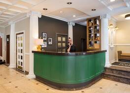 ザ ウィローズ ホテル 写真