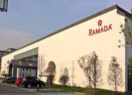 ラマダ バイ ウィンダム スゾウ ルジ 写真