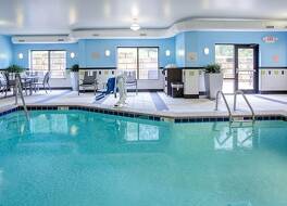 フェアフィールド イン & スイーツ バイ マリオット セヴィアビル コダック 写真