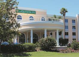 La Quinta Inn & Suites by Wyndham Sarasota Downtown