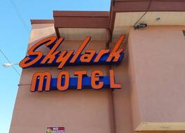 スカイラーク モーテル 写真