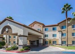 ベイモント イン アンド スイーツ ベーカーズフィールド