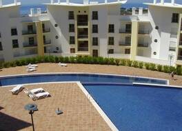 Condominio Encosta Da Orada by Garvetur