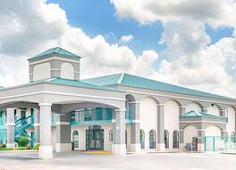 スーパー 8 バイ ウィンダム マーフリーズボロ