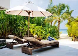 Movenpick Resort Kuredhivaru Maldives 写真