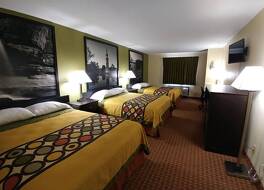 スーパー 8 バイ ウィンダム デ カルブ イリノイ 写真