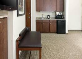 コンフォート スイーツ ジョンソン シティ ニア ユニバーシティ 写真