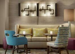 ハンプトン  イン & スイーツ スプリングデール 写真